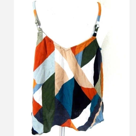 Torrid Geometric Swing Tank Top - Picture 3 of 4